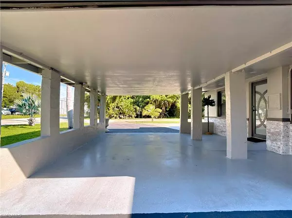 North Fort Myers, FL 33917,1320 Lavin LN