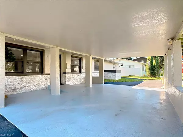 North Fort Myers, FL 33917,1320 Lavin LN