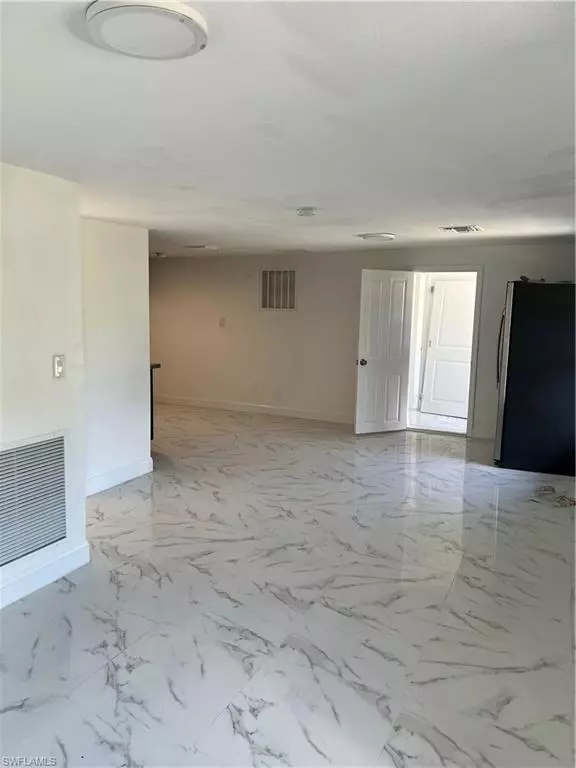 Fort Myers, FL 33905,5071 Lils LN