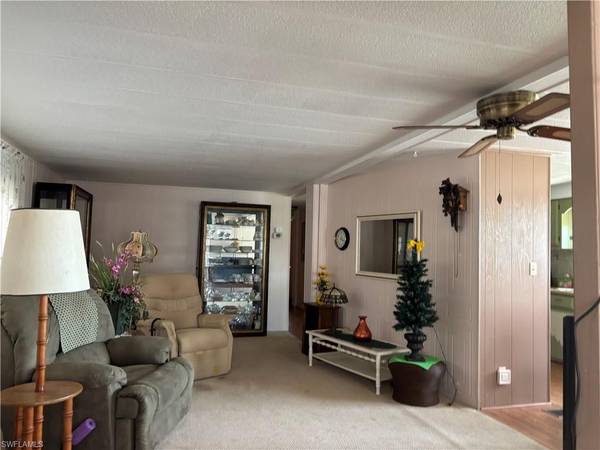 North Fort Myers, FL 33917,775 Knotty Pine CIR