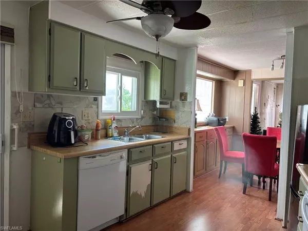 North Fort Myers, FL 33917,775 Knotty Pine CIR