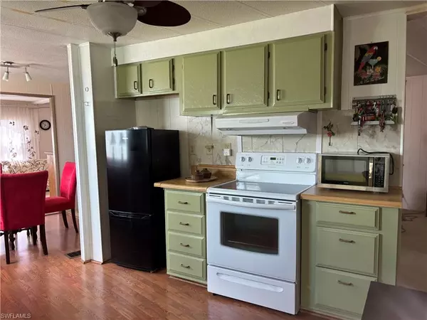 North Fort Myers, FL 33917,775 Knotty Pine CIR