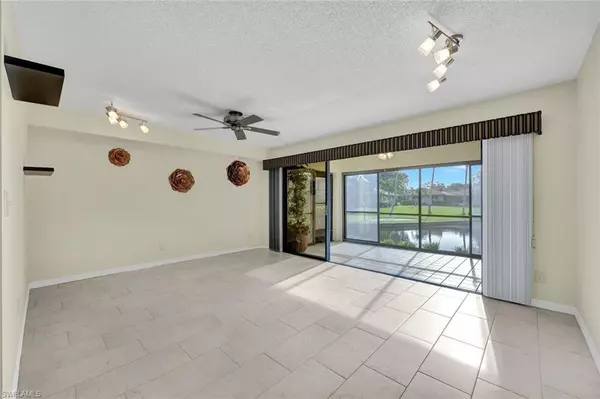 Fort Myers, FL 33919,9599 Halyards CT #13