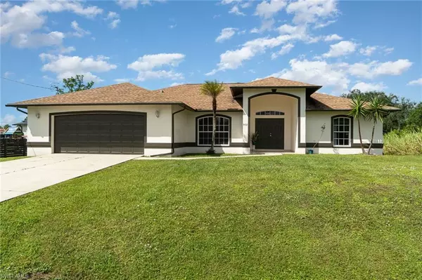 903 McArthur AVE, Lehigh Acres, FL 33936