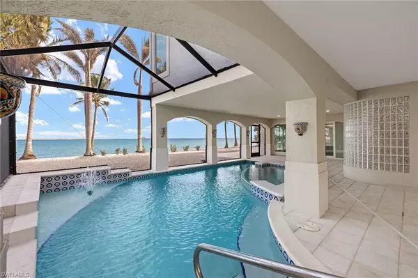 Sanibel, FL 33957,628 Lighthouse WAY