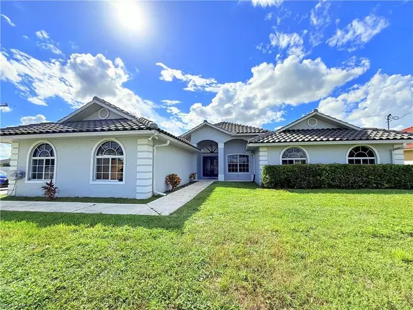 823 SW 10th ST, Cape Coral, FL 33991