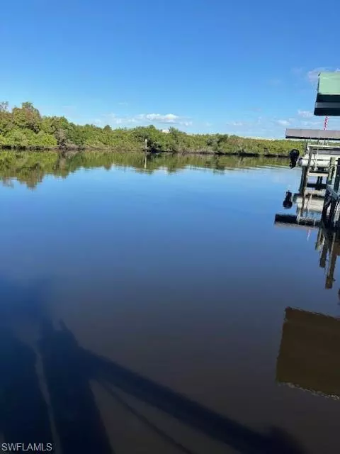 Fort Myers, FL 33905,208 Sun CIR