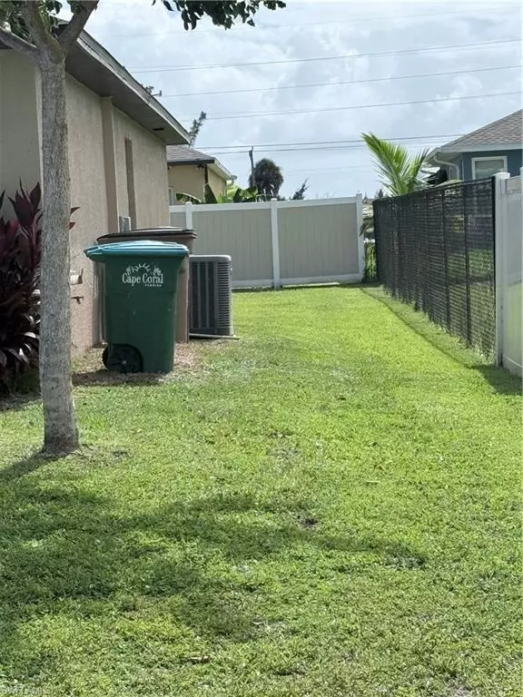 Cape Coral, FL 33991,2000 SW 3rd ST