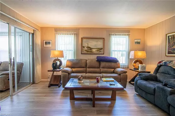 North Fort Myers, FL 33917,653 Future DR