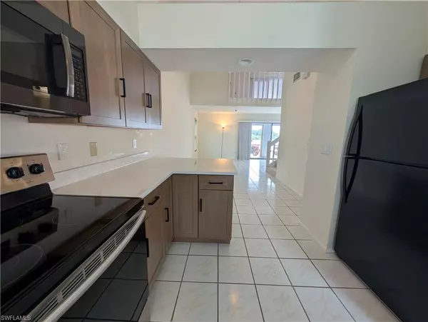 Cape Coral, FL 33991,707 SW 3rd CT #103