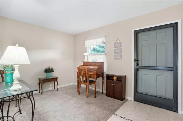 Cape Coral, FL 33904,1005 SE 40th ST #4