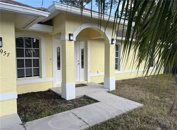 Lehigh Acres, FL 33974,957 Milwaukee BLVD