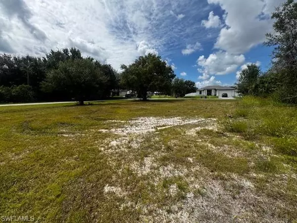 Fort Myers, FL 33905,6132 Holt CT