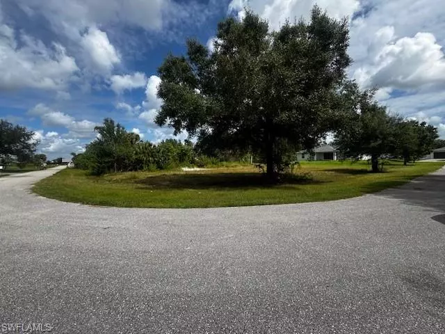 Fort Myers, FL 33905,6132 Holt CT