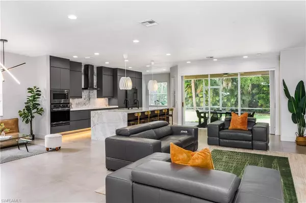 9841 Colonial WALK S, Estero, FL 33928