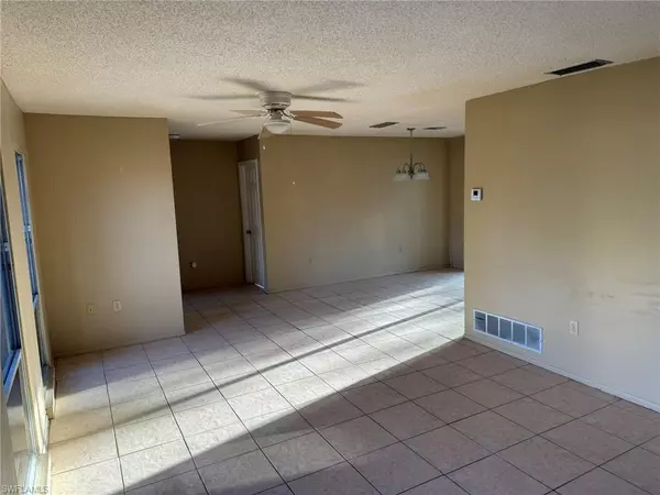 Sarasota, FL 34232,5251 Bunyan ST