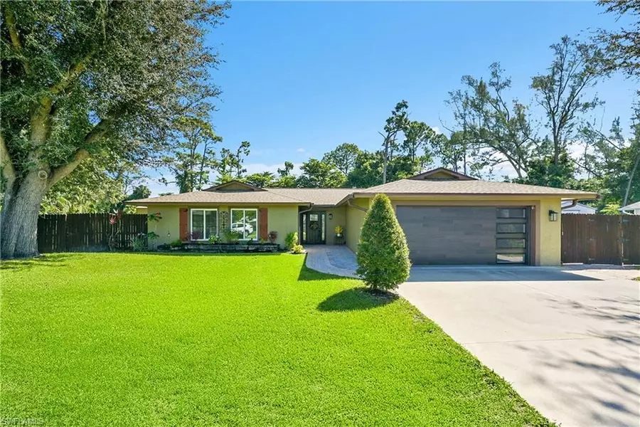 2474 King Arthurs CT, Fort Myers, FL 33912