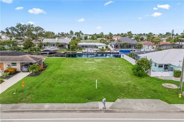 Cape Coral, FL 33904,5702 Driftwood PKWY