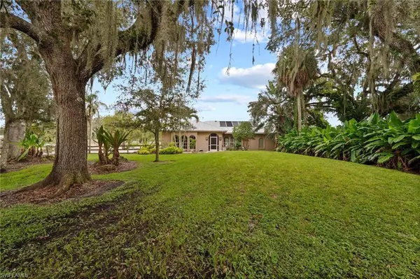 Alva, FL 33920,1981 Carbonata DR