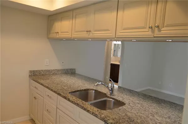Cape Coral, FL 33914,906 SW 47th TER #4
