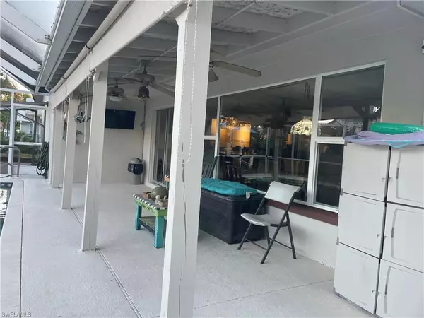 Fort Myers, FL 33919,6335 Hofstra CT W