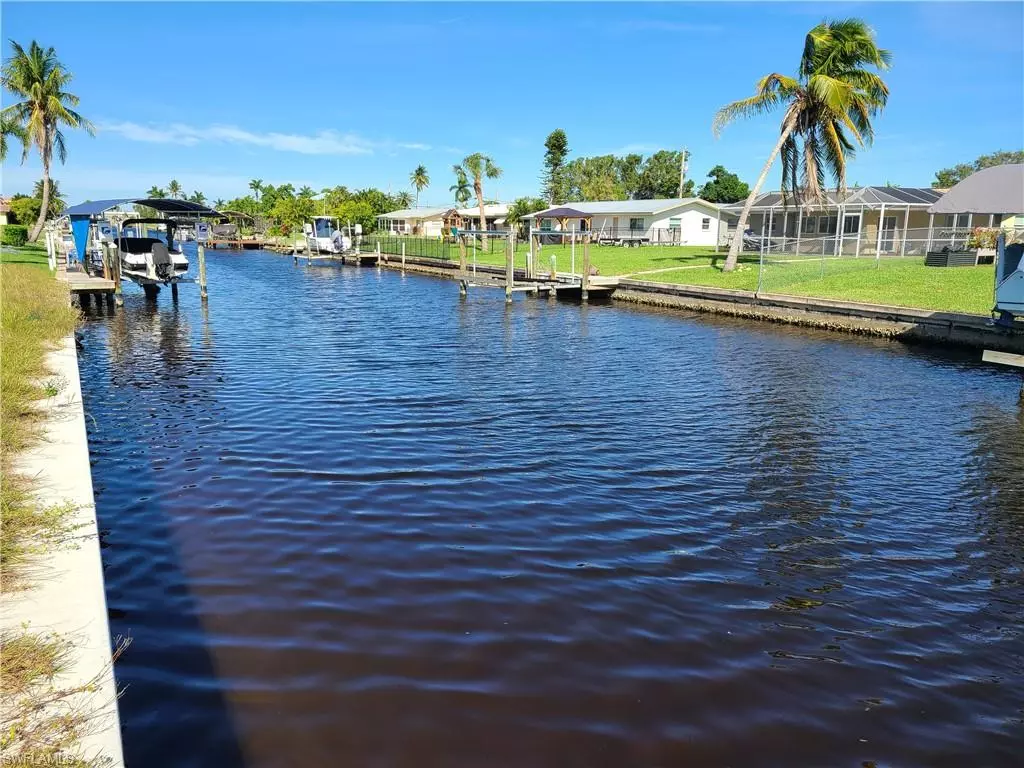 Cape Coral, FL 33904,5275 Tiffany CT