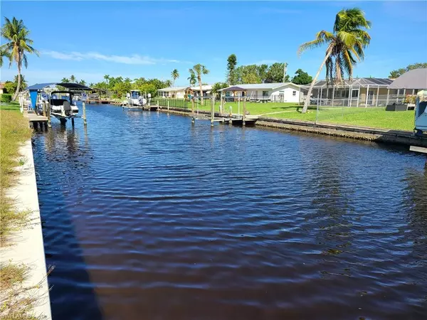 5275 Tiffany CT, Cape Coral, FL 33904