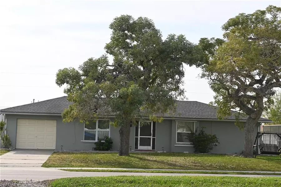 2324 Country Club BLVD, Cape Coral, FL 33990
