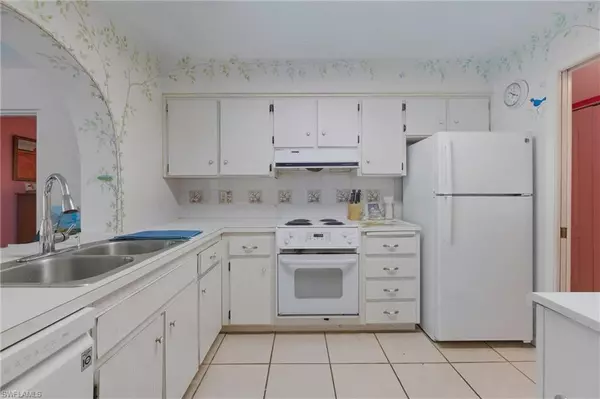 Naples, FL 34112,3119 Boca Ciega DR #B8