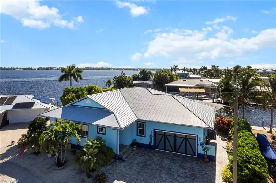 2743 Janet ST, Matlacha, FL 33993