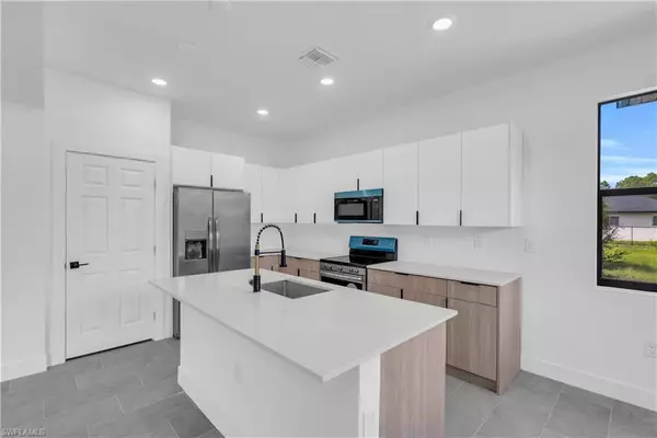 Lehigh Acres, FL 33971,3224 53rd ST W