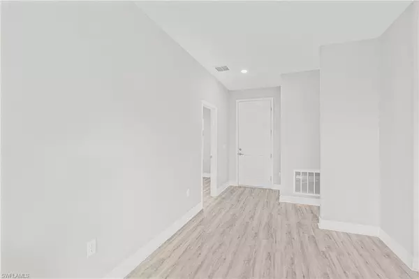 Lehigh Acres, FL 33971,5525 Berryman ST