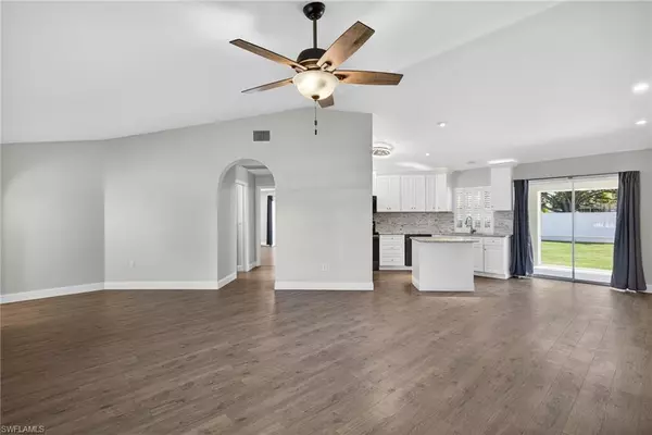 Cape Coral, FL 33990,624 SE 19th LN