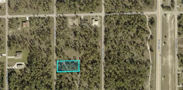 1216 James AVE, Lehigh Acres, FL 33972