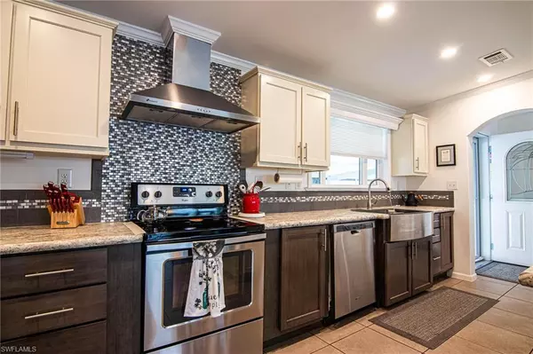 North Fort Myers, FL 33903,417 Snead DR