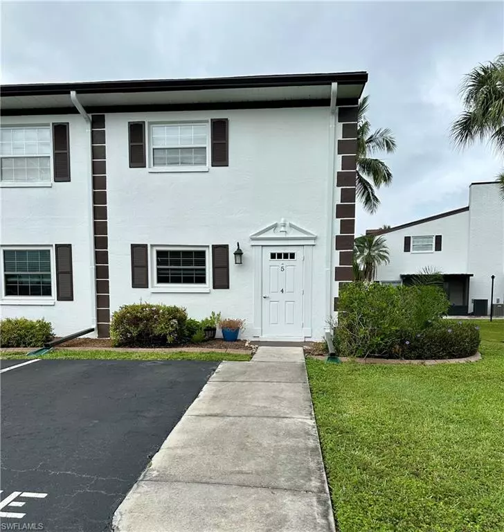 North Fort Myers, FL 33917,7025 New Post DR #4