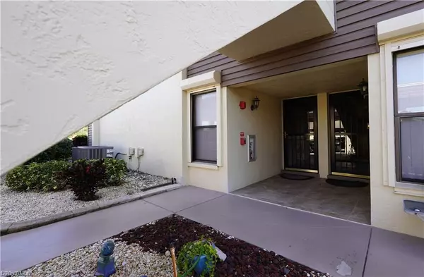 Fort Myers, FL 33907,5730 Trailwinds DR #411