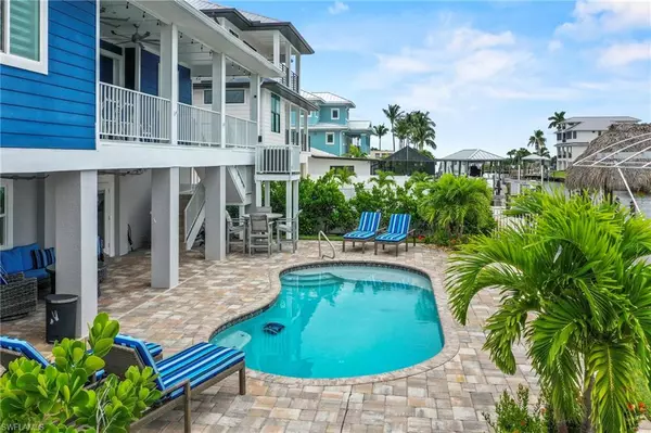Fort Myers Beach, FL 33931,256 Ibis ST