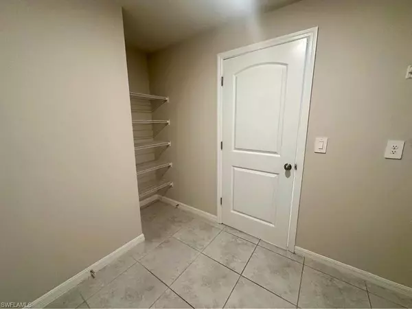 Cape Coral, FL 33993,228 NW 10th ST