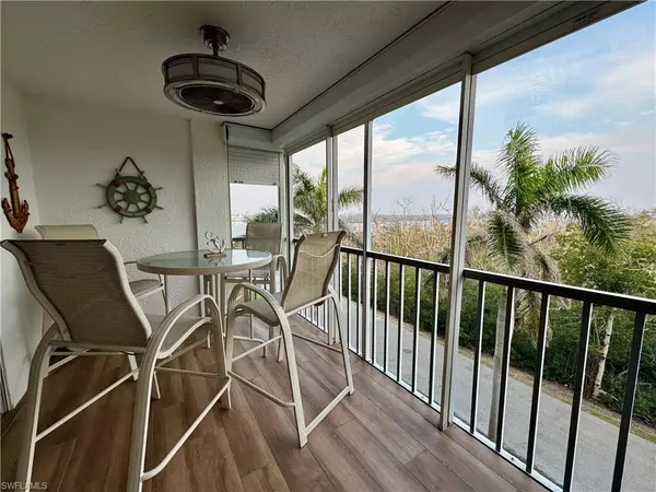 Fort Myers Beach, FL 33931,345 Mango ST #404