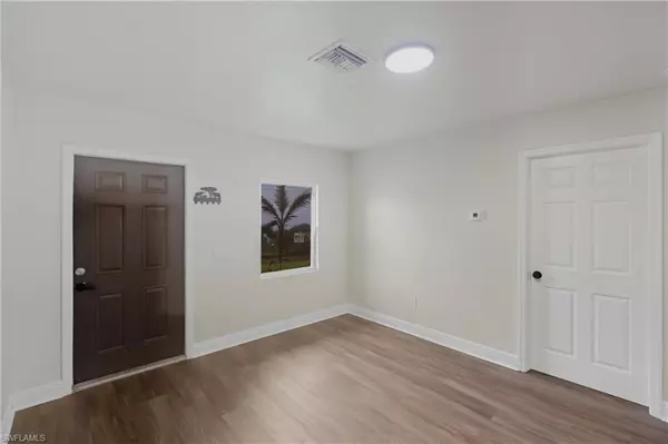 North Fort Myers, FL 33903,25 Cypress ST