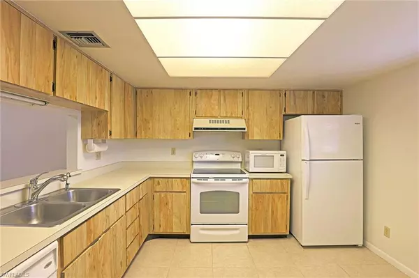 Fort Myers, FL 33919,6120 Whiskey Creek DR #409