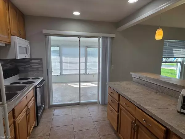 Lehigh Acres, FL 33936,51 Tangerine CT