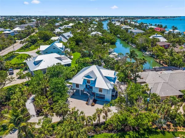 Sanibel, FL 33957,419 Lighthouse WAY