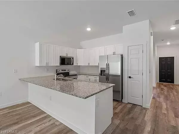Lehigh Acres, FL 33973,5207 26TH ST SW
