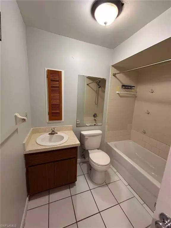 Cape Coral, FL 33990,507 SE 6th AVE #2