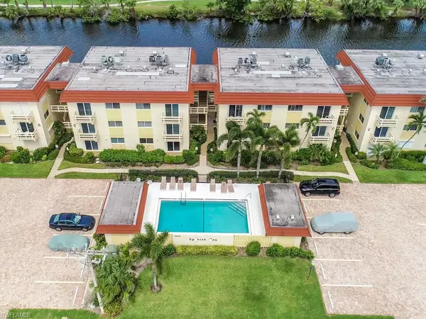 Sanibel, FL 33957,1610 Middle Gulf DR #E-4