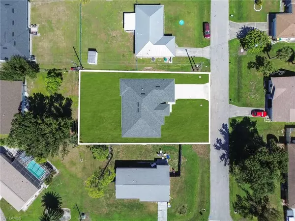Port Charlotte, FL 33948,906 Bayard TER