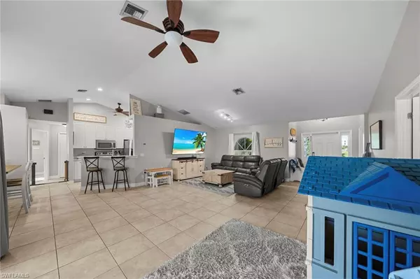 Cape Coral, FL 33993,203 NW 4th AVE