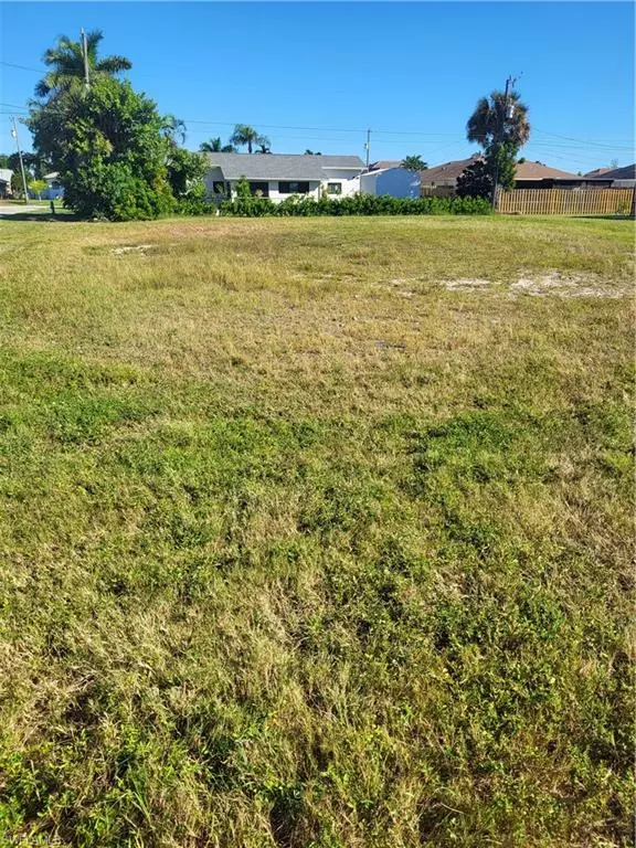 Cape Coral, FL 33904,301 SE 31st TER